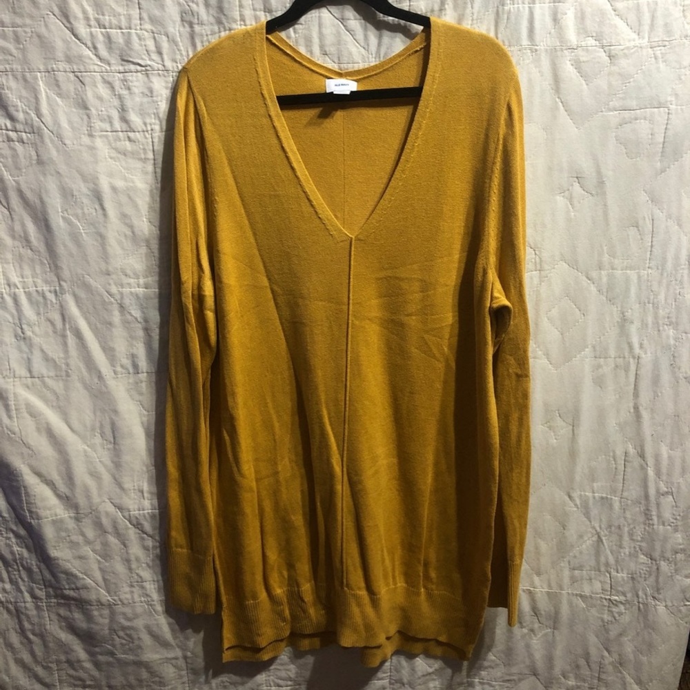 Old Navy knit tunic v-neck sweater